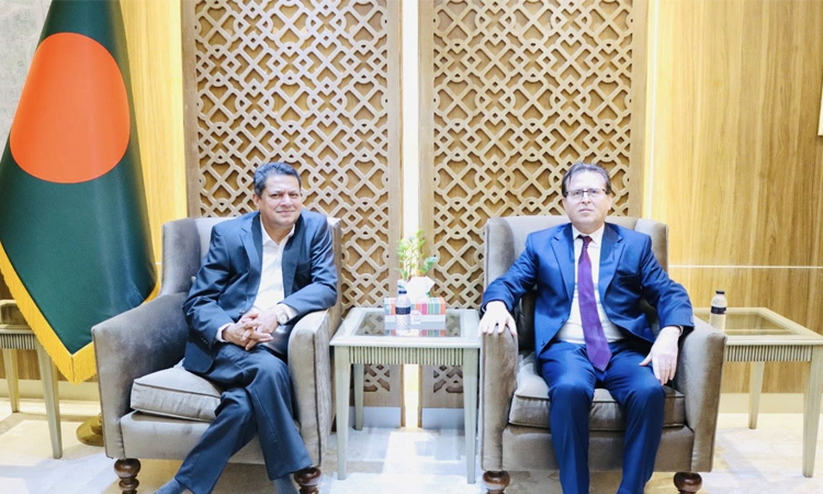 Türkiye’s ambassador calls on public works minister  