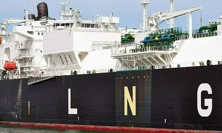 First tanker loaded with liquefied natural gas leaves Gulf: Kpler