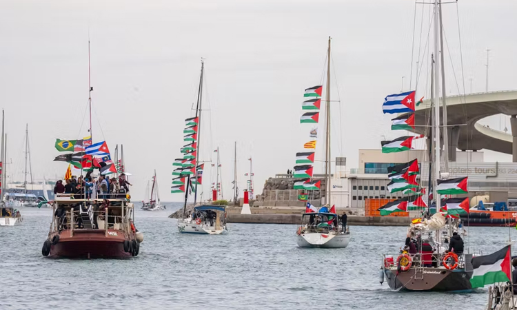 Gaza flotilla organisers say surrounded by Israeli 'military boats'