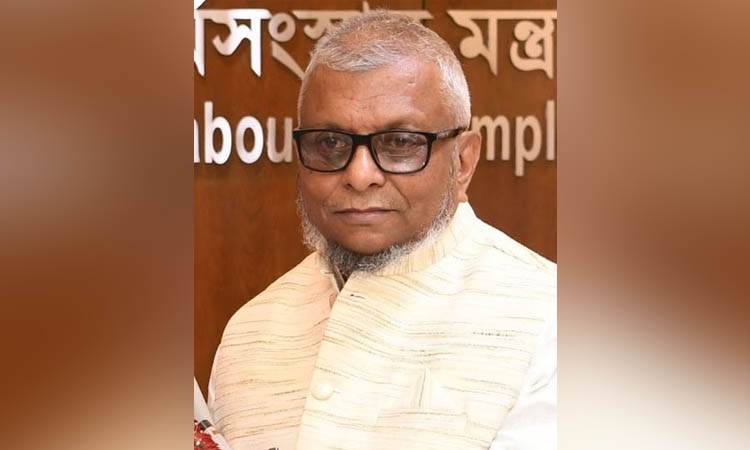 Labour Minister visits fire-damaged factory in Demra