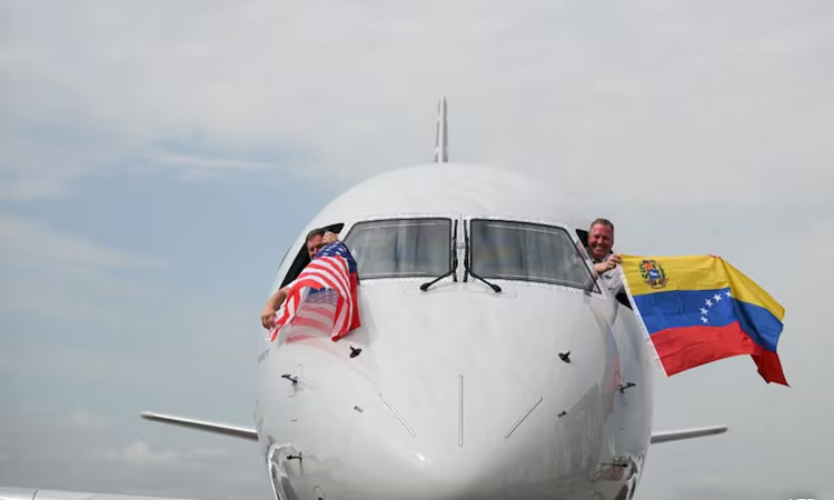 First direct US-Venezuela flight in years arrives in Caracas