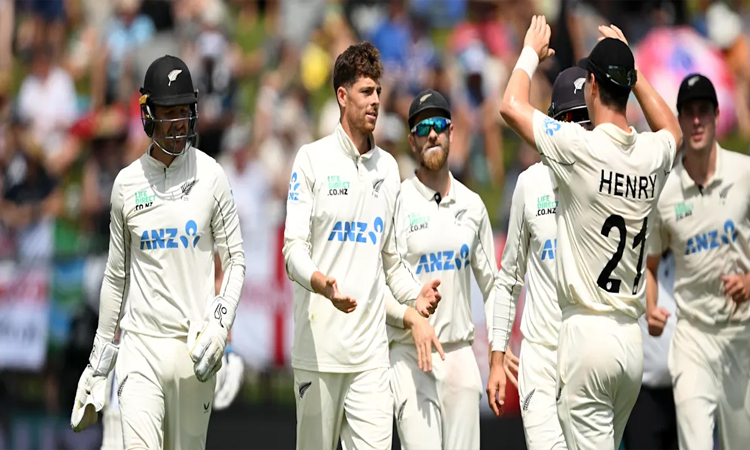 New Zealand's injured Santner to miss first England Test