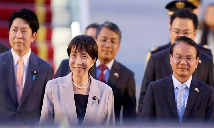 Japan PM meets top Vietnam leaders in Hanoi
