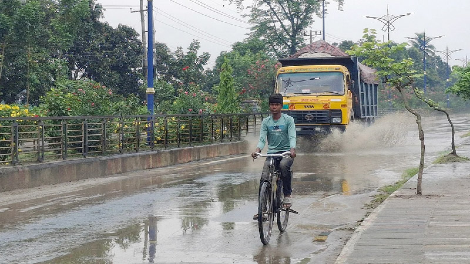 Rajshahi finds relief in rain, beneficial for crops