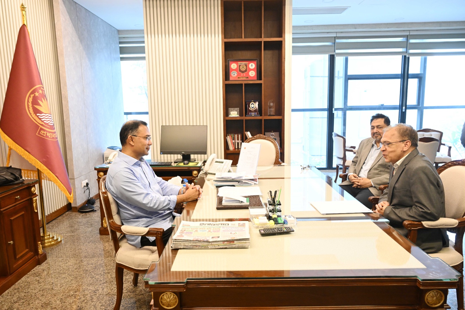 Dr Iftekharuzzaman calls on PM