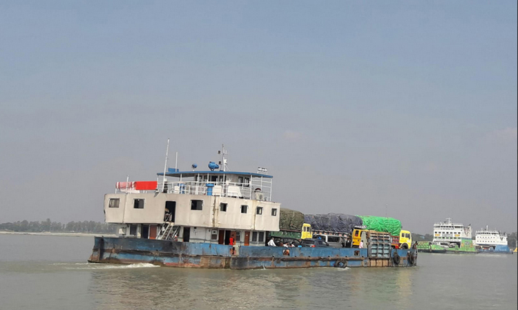 Ferry services between Paturia-Daulatdia suspended for nor'wester