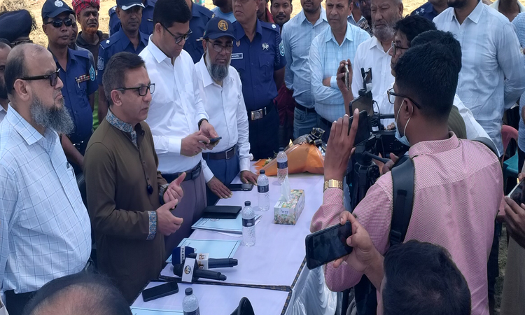 Commerce Minister visits Thakurgaon BSCIC