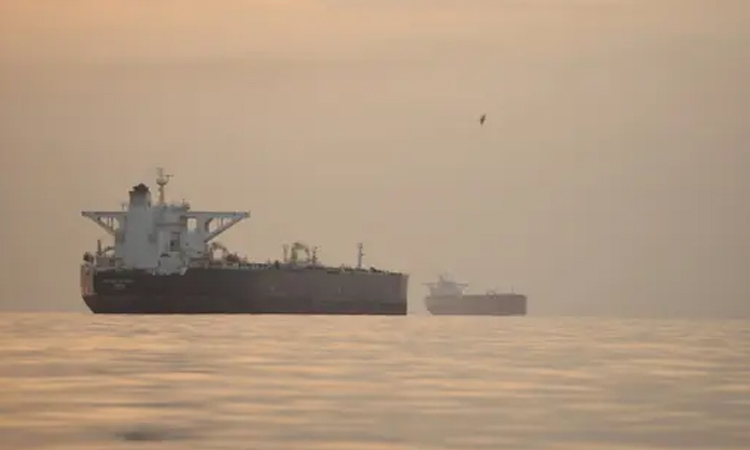 Ship struck by projectile off coast of Qatar: maritime agency