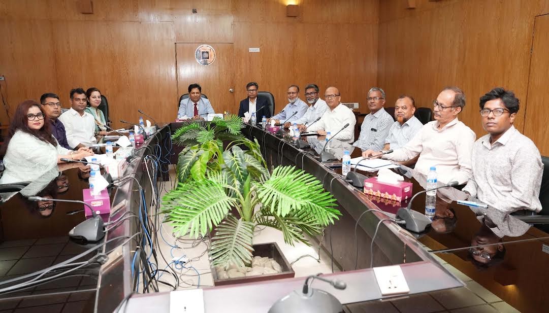 World Bank team inspects HEAT sub-projects at RU