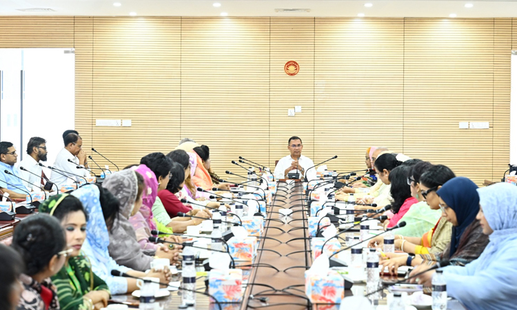 PM asks women MPs to prepare for effective role in JS