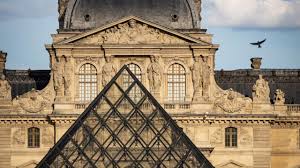 France unveils architects to transform Louvre