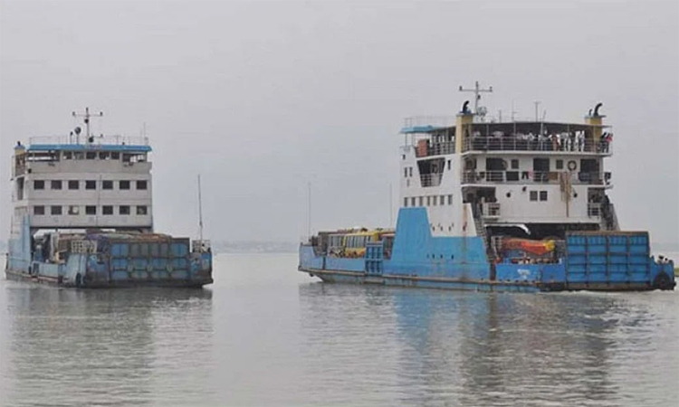 Nor'wester disrupts ferry movement between Paturia-Daulatdia 
