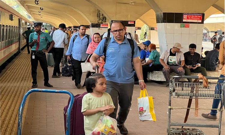 City dwellers head home for Eid celebrations