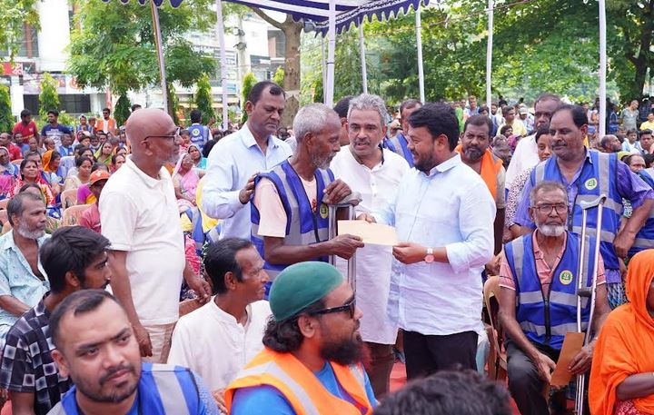 1,237 RCC conservancy workers receive PM's Eid gift