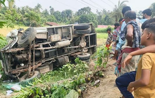 Two killed in Satkhira road crash