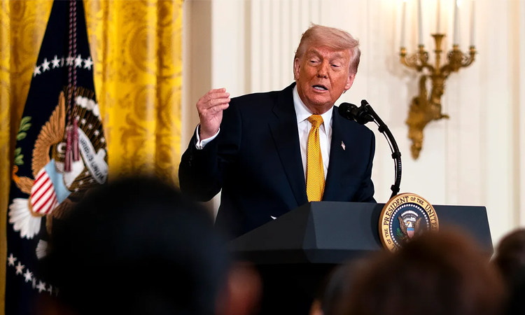Trump to meet cabinet at Camp David on Iran