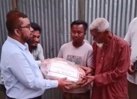 Gaibandha’s ‘Ek Takar Master’ honored with special Eid gifts from PM Tarique Rahman