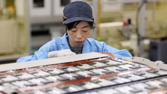 China's May factory activity flat as weak demand slows growth