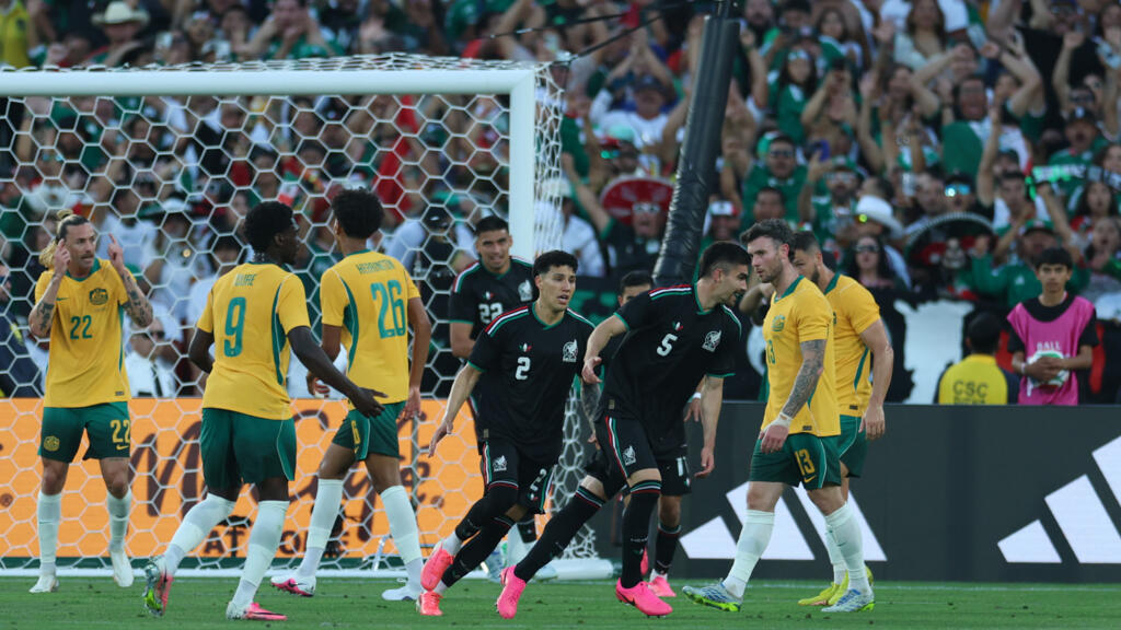 World Cup co-hosts Mexico edge Australia in friendly