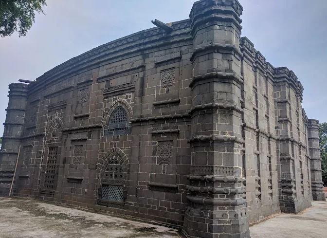 Kusumba Mosque – An Exquisite Confluence of Aesthetics