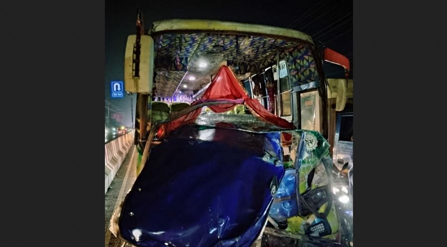 3 killed, 2 injured in Cumilla bus-auto rickshaw collision 