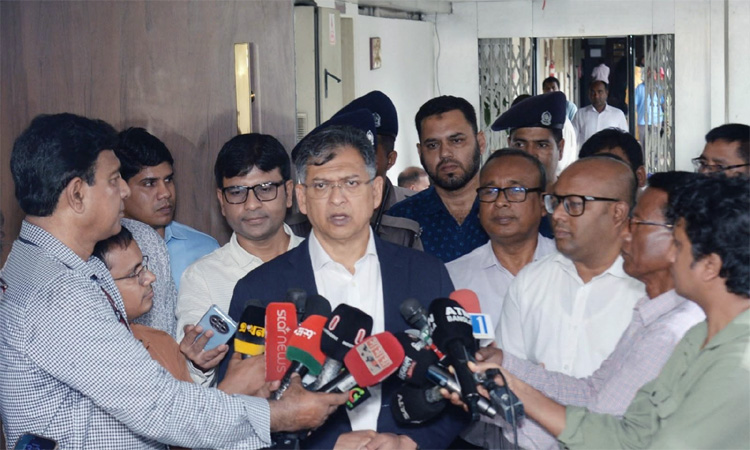 Good performance in crime control will be rewarded: Home Minister