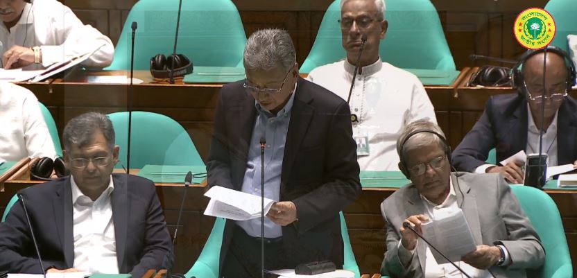 Bangladesh faces addl Tk 42,600 cr subsidy burden in 4 sectors for ME conflict: Amir Khosru 