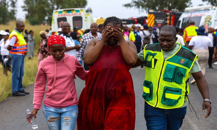 Gunmen shoot dead 12 near Johannesburg: S.African police