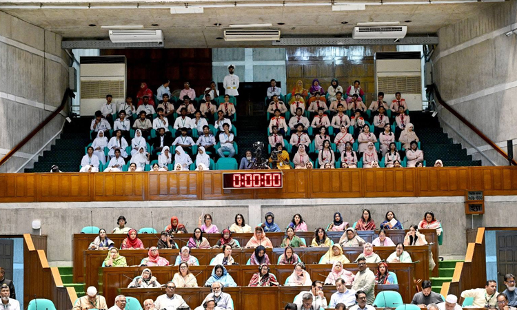 Students witness budget session at JS 