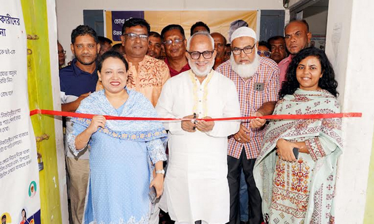 KCC administrator promotes free eye care services for transport workers