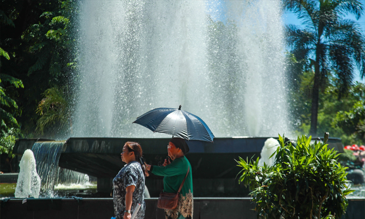 Scientists warn of record heat, threats to climate monitoring