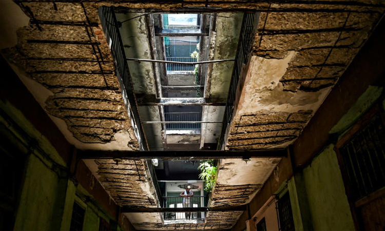 Cuba's historic homes teeter on brink as economy collapses