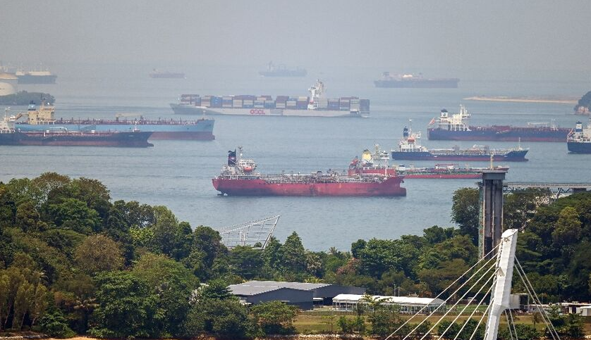 Recovery of ship traffic in Hormuz limited, but signs emerge