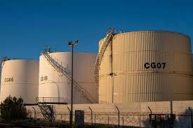 Oil falls further on Mideast deal, but Fed outlook knocks equities