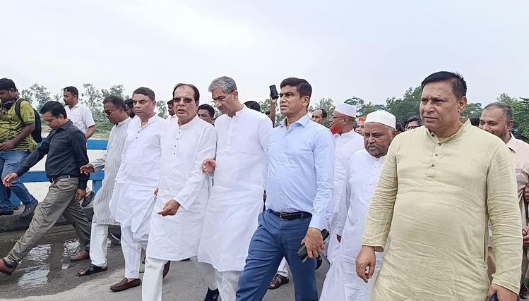 Ministers visit Teesta Barrage, stress sustainable river management