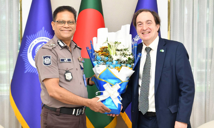 Argentine ambassador meets IGP, discusses enhanced security cooperation