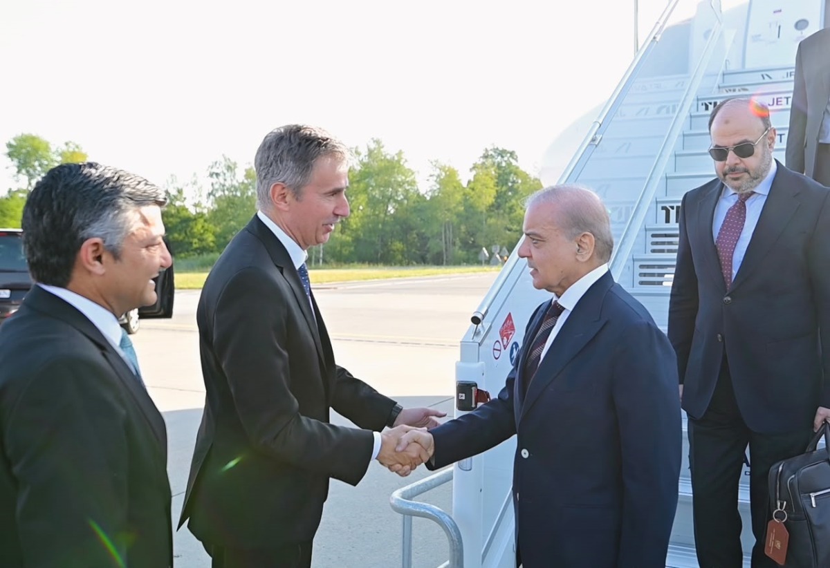 Pakistan delegation arrives in Switzerland for US-Iran talks: PM's office