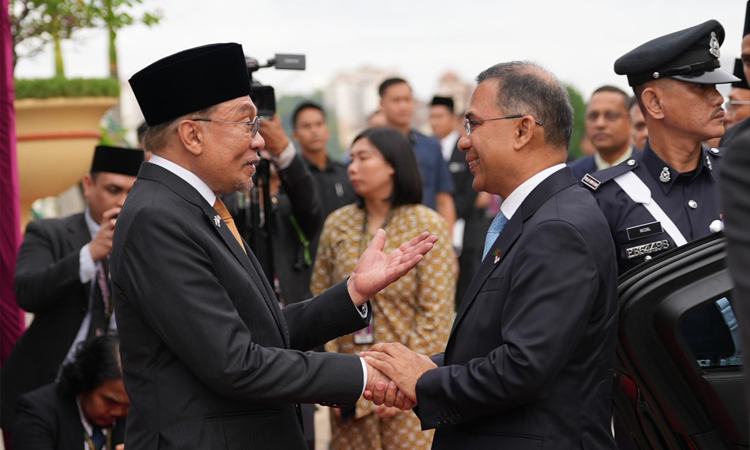 Tarique Rahman, Anwar Ibrahim hold one-to-one meeting 