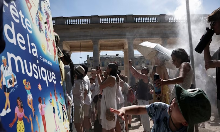 European countries close schools, cancel trains as heatwave set to intensify