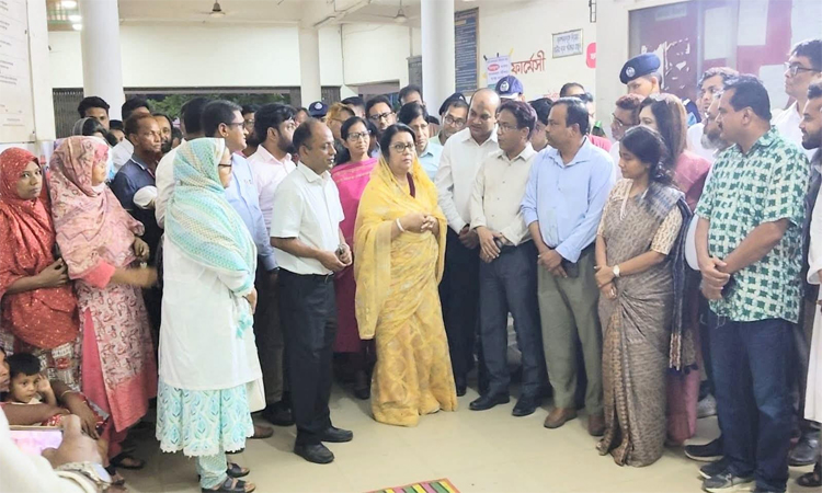 Civil Aviation and Tourism Minister visits hospitals in Manikganj 