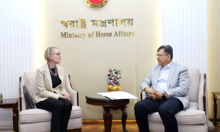 UK High Commissioner meets Home Minister