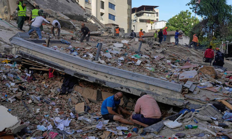 World sends rescuers, aid as Venezuela reels from quakes