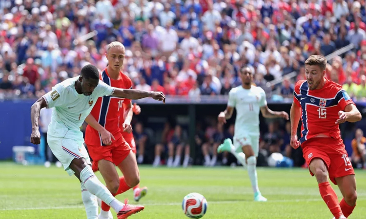 Dembele hat-trick as France swat Norway, Senegal stay alive
