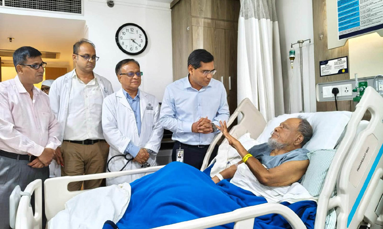 PM inquires about health condition of ailing Rafiqul Islam Mia