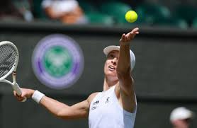 Swiatek sees off Pliskova to race into Wimbledon third round