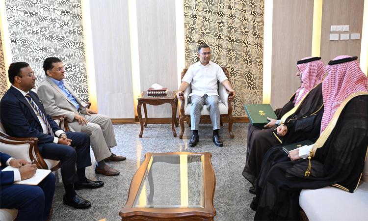 Saudi ambassador calls on PM