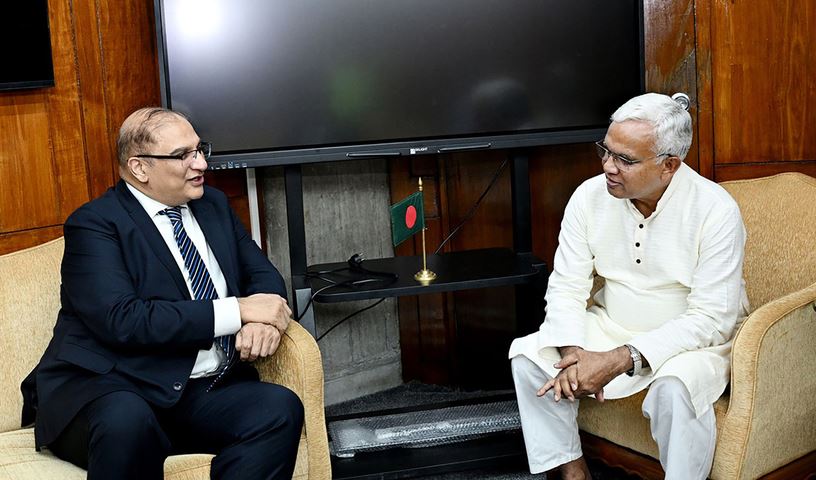 Pakistan envoy calls on social welfare minister 