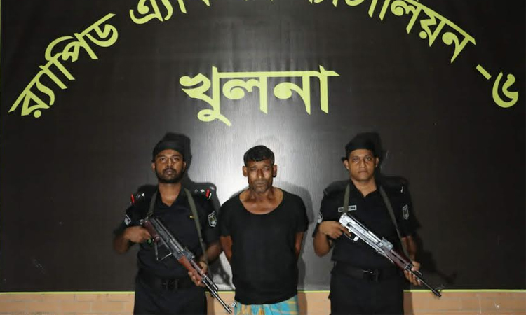 Notorious robbery gang chief held with firearm in Khulna