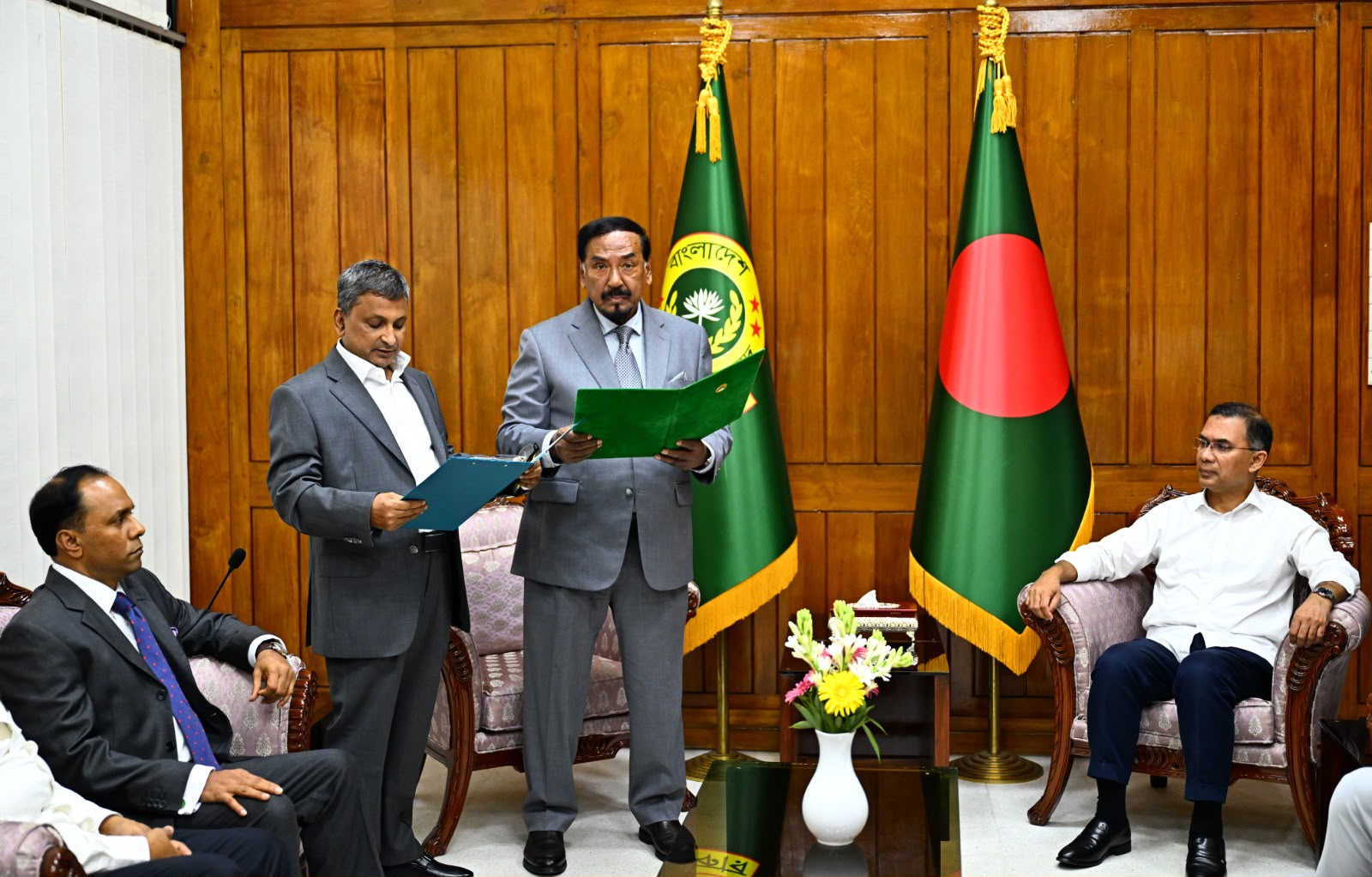 Sarwar Alamgir takes oath as MP