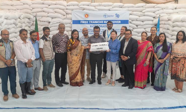 Govt hands over rice to WFP for Rohingya food assistance